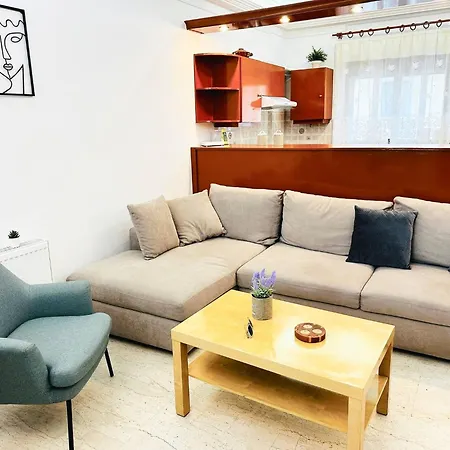Apartment Sea Breeze Sanctuary-1bd 3pl 1ba - 90m To Sea